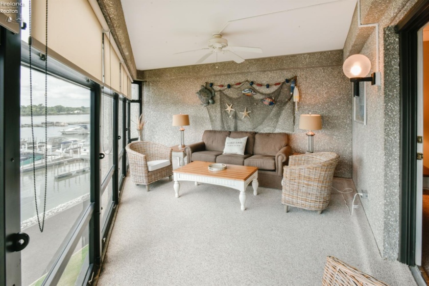 711 Lakeshore Drive, Port Clinton, 43452, 2 Bedrooms Bedrooms, ,2 BathroomsBathrooms,Residential,For Sale,Lakeshore,20263413
