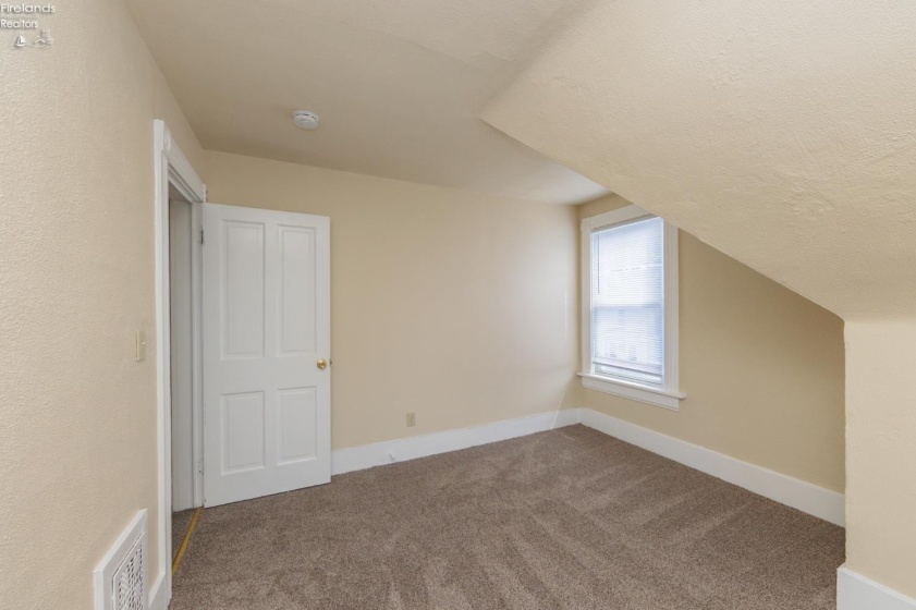 1318 Lindsley Street, Sandusky, 44870, 3 Bedrooms Bedrooms, ,1 BathroomBathrooms,Residential,For Sale,Lindsley,20263414