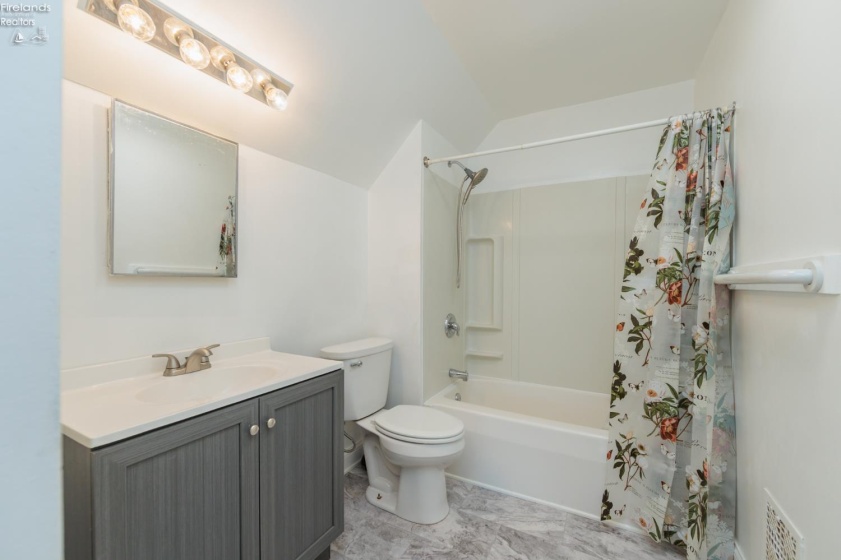 1318 Lindsley Street, Sandusky, 44870, 3 Bedrooms Bedrooms, ,1 BathroomBathrooms,Residential,For Sale,Lindsley,20263414