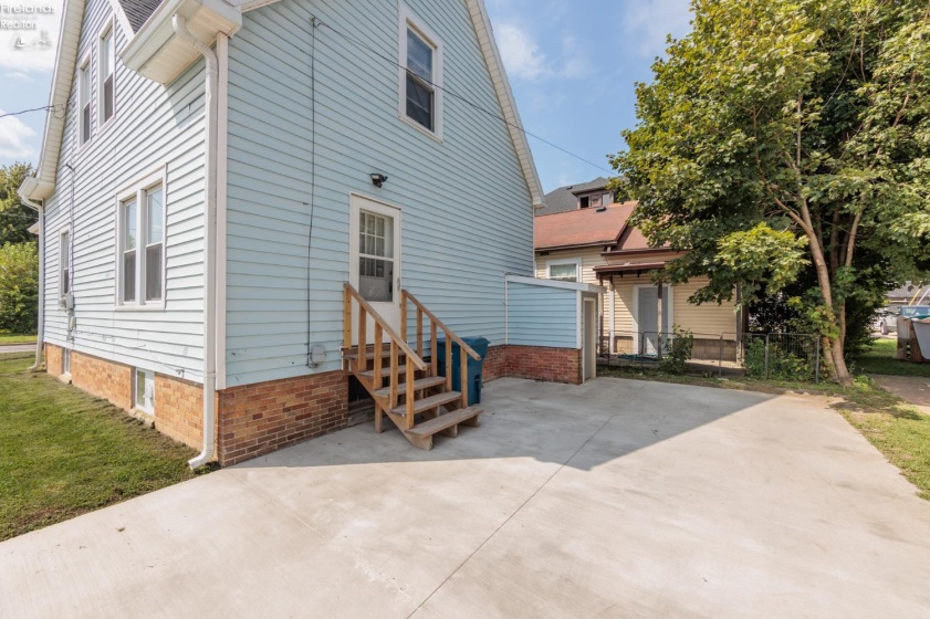 1318 Lindsley Street, Sandusky, 44870, 3 Bedrooms Bedrooms, ,1 BathroomBathrooms,Residential,For Sale,Lindsley,20263414
