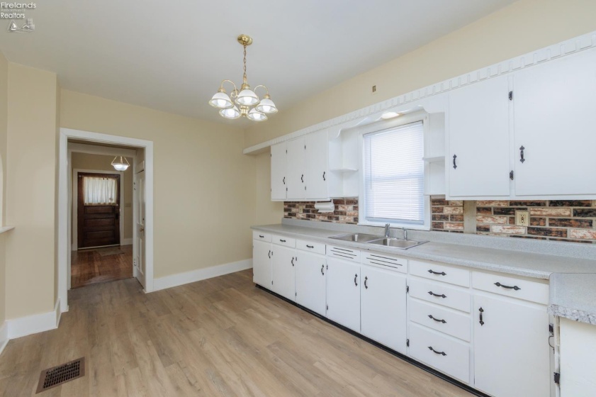 1318 Lindsley Street, Sandusky, 44870, 3 Bedrooms Bedrooms, ,1 BathroomBathrooms,Residential,For Sale,Lindsley,20263414