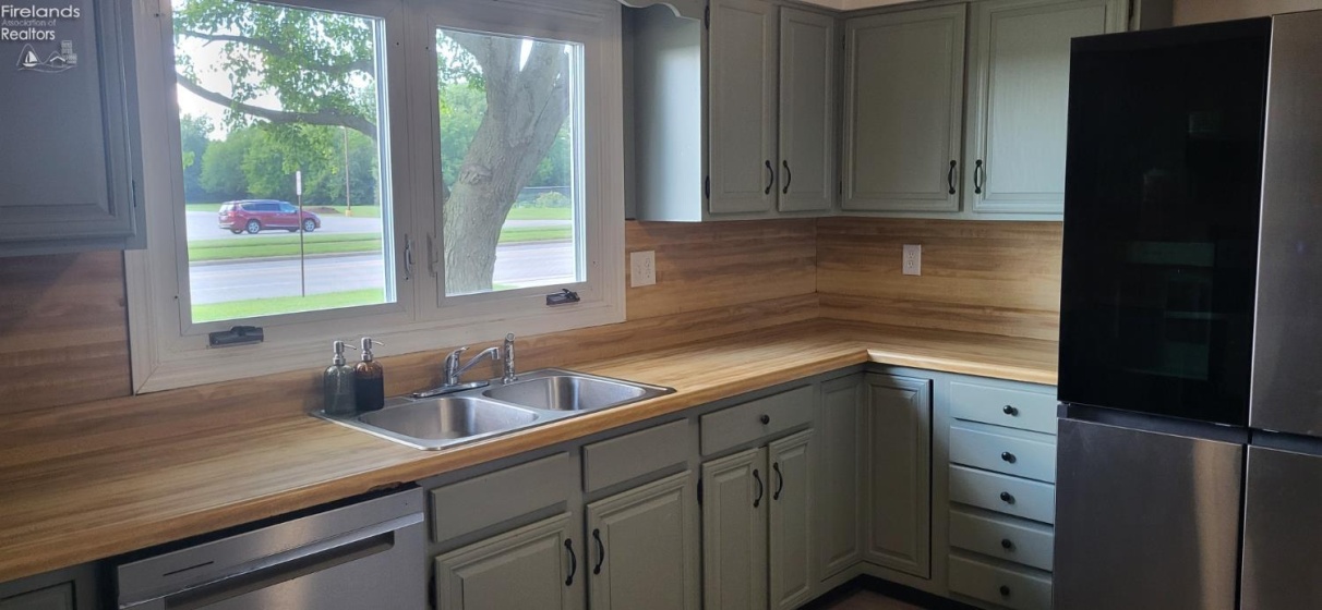 1815 Blanchard Street, Findlay, 45840, 3 Bedrooms Bedrooms, ,2 BathroomsBathrooms,Residential,For Sale,Blanchard,20263335