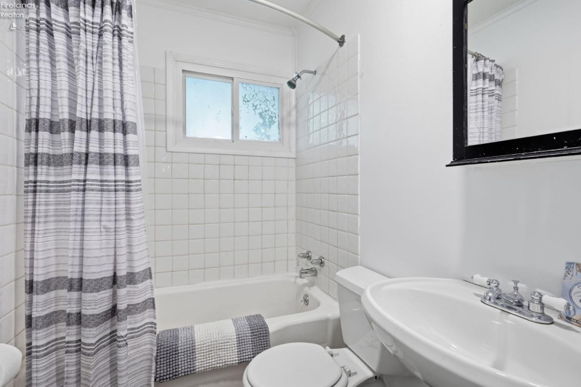 5213 Langfitt Street, Vermilion, 44089, 4 Bedrooms Bedrooms, ,2 BathroomsBathrooms,Residential,For Sale,Langfitt,20263365