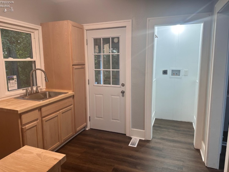 819 Haynes Street, Fremont, 43420, 2 Bedrooms Bedrooms, ,1 BathroomBathrooms,Residential,For Sale,Haynes,20263426