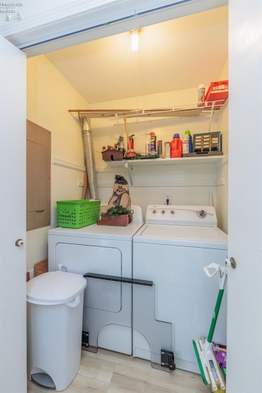 1401 McKinley Street, Sandusky, 44870, 2 Bedrooms Bedrooms, ,2 BathroomsBathrooms,Residential,For Sale,McKinley,20263425