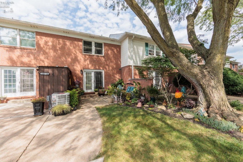 1401 McKinley Street, Sandusky, 44870, 2 Bedrooms Bedrooms, ,2 BathroomsBathrooms,Residential,For Sale,McKinley,20263425