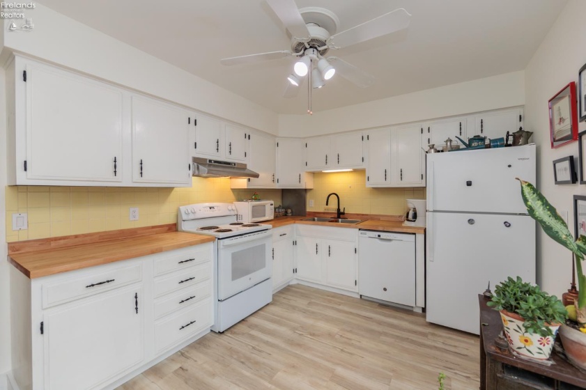 1401 McKinley Street, Sandusky, 44870, 2 Bedrooms Bedrooms, ,2 BathroomsBathrooms,Residential,For Sale,McKinley,20263425
