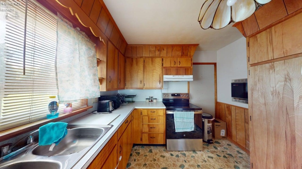 320 Long Street, Willard, 44890, 3 Bedrooms Bedrooms, ,2 BathroomsBathrooms,Residential,For Sale,Long,20263412