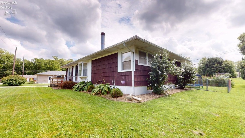 320 Long Street, Willard, 44890, 3 Bedrooms Bedrooms, ,2 BathroomsBathrooms,Residential,For Sale,Long,20263412