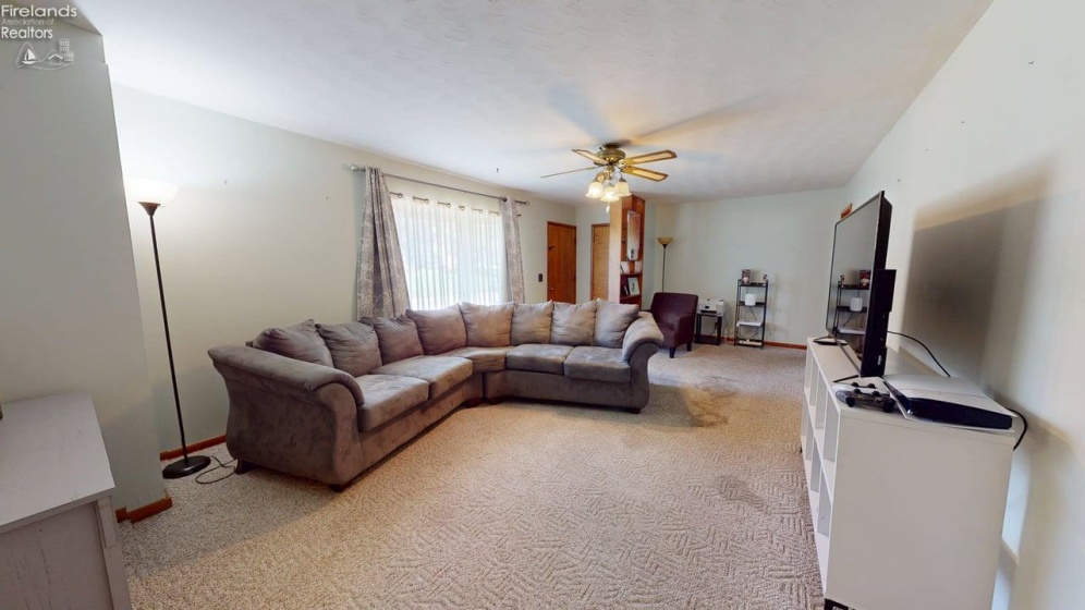 320 Long Street, Willard, 44890, 3 Bedrooms Bedrooms, ,2 BathroomsBathrooms,Residential,For Sale,Long,20263412