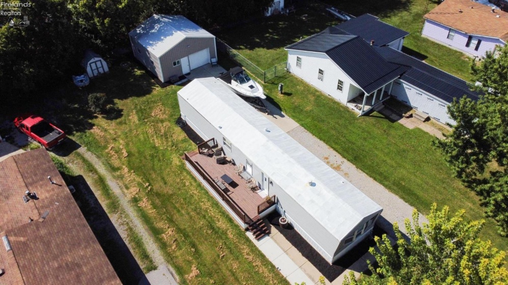1828 Bay Drive, Port Clinton, 43452, 3 Bedrooms Bedrooms, ,2 BathroomsBathrooms,Residential,For Sale,Bay,20263323