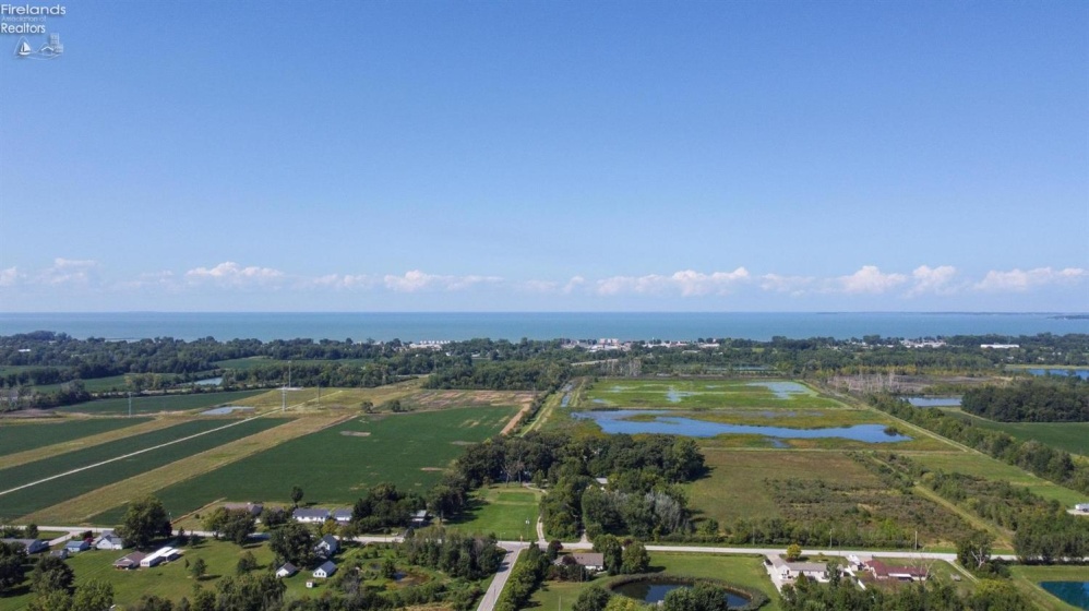 1828 Bay Drive, Port Clinton, 43452, 3 Bedrooms Bedrooms, ,2 BathroomsBathrooms,Residential,For Sale,Bay,20263323