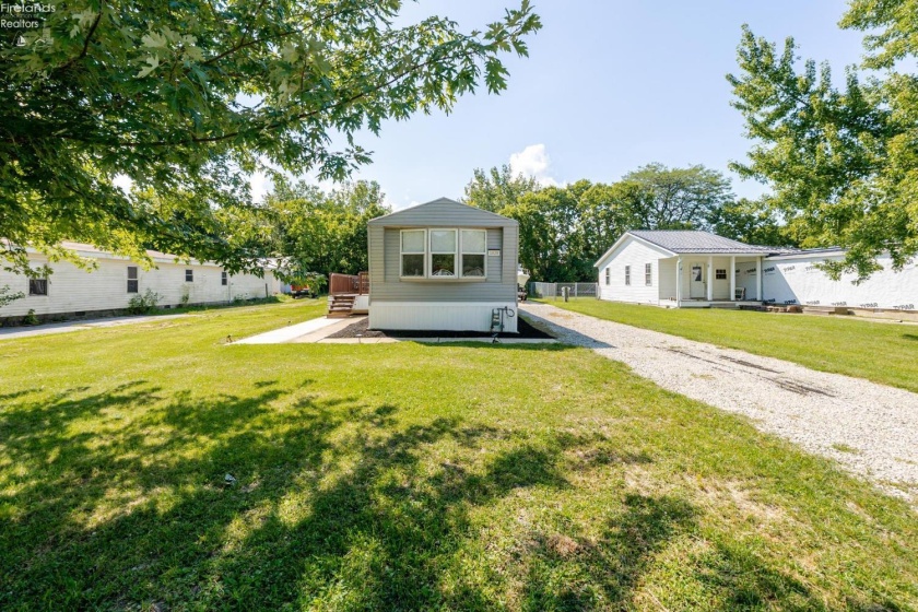 1828 Bay Drive, Port Clinton, 43452, 3 Bedrooms Bedrooms, ,2 BathroomsBathrooms,Residential,For Sale,Bay,20263323