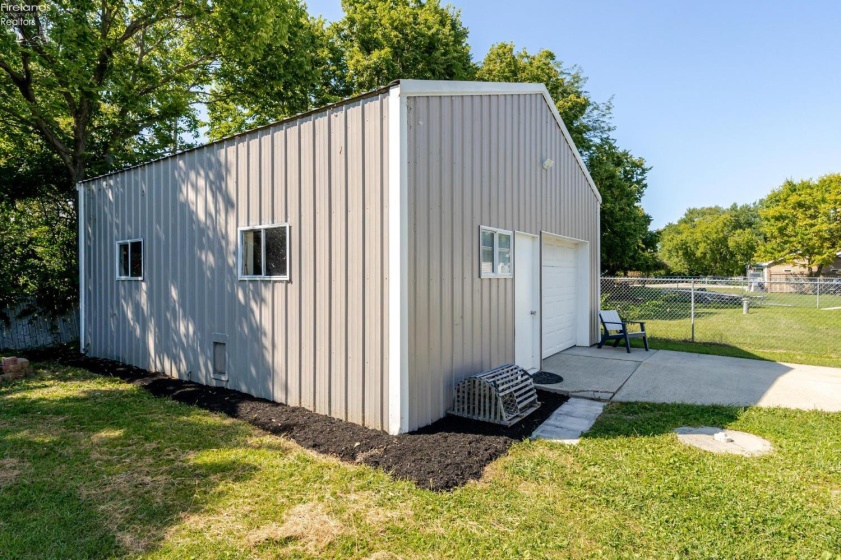 1828 Bay Drive, Port Clinton, 43452, 3 Bedrooms Bedrooms, ,2 BathroomsBathrooms,Residential,For Sale,Bay,20263323