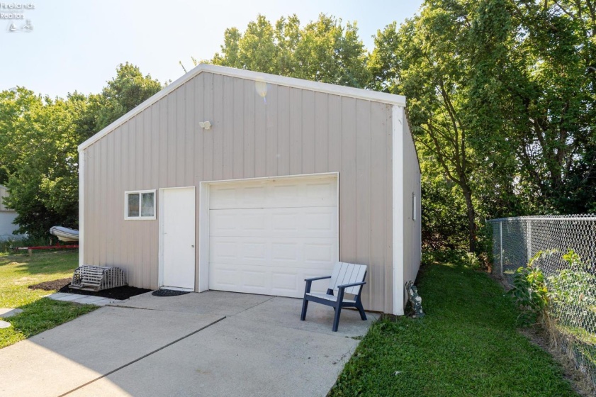1828 Bay Drive, Port Clinton, 43452, 3 Bedrooms Bedrooms, ,2 BathroomsBathrooms,Residential,For Sale,Bay,20263323