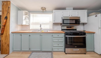 1828 Bay Drive, Port Clinton, 43452, 3 Bedrooms Bedrooms, ,2 BathroomsBathrooms,Residential,For Sale,Bay,20263323
