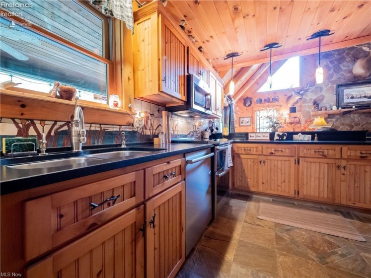 1491 Vesta Rd, Wakeman, 44889, 3 Bedrooms Bedrooms, ,4 BathroomsBathrooms,Residential,For Sale,Vesta Rd,20263428