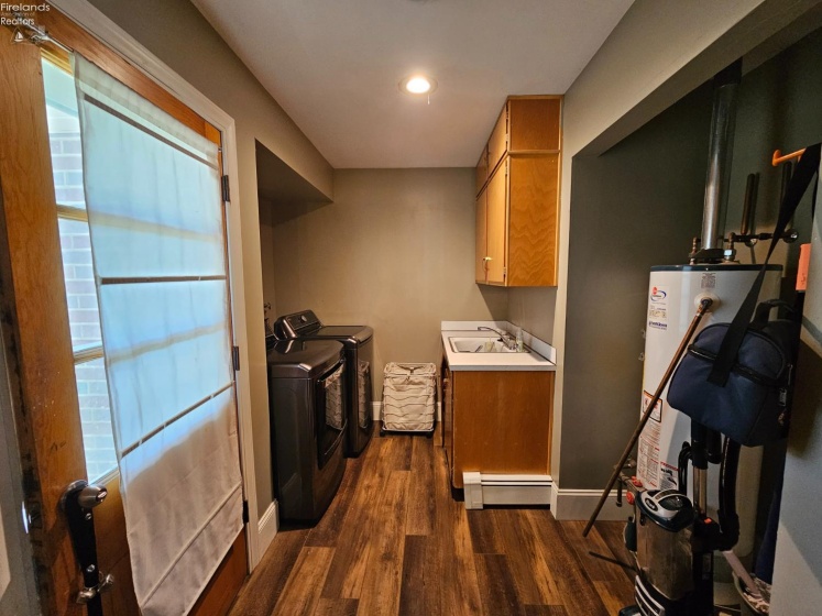 811 Lee Avenue, Port Clinton, 43452, 3 Bedrooms Bedrooms, ,2 BathroomsBathrooms,Residential,For Sale,Lee,20263349