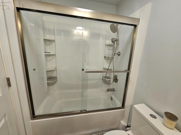 811 Lee Avenue, Port Clinton, 43452, 3 Bedrooms Bedrooms, ,2 BathroomsBathrooms,Residential,For Sale,Lee,20263349