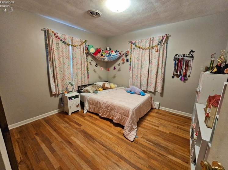 811 Lee Avenue, Port Clinton, 43452, 3 Bedrooms Bedrooms, ,2 BathroomsBathrooms,Residential,For Sale,Lee,20263349