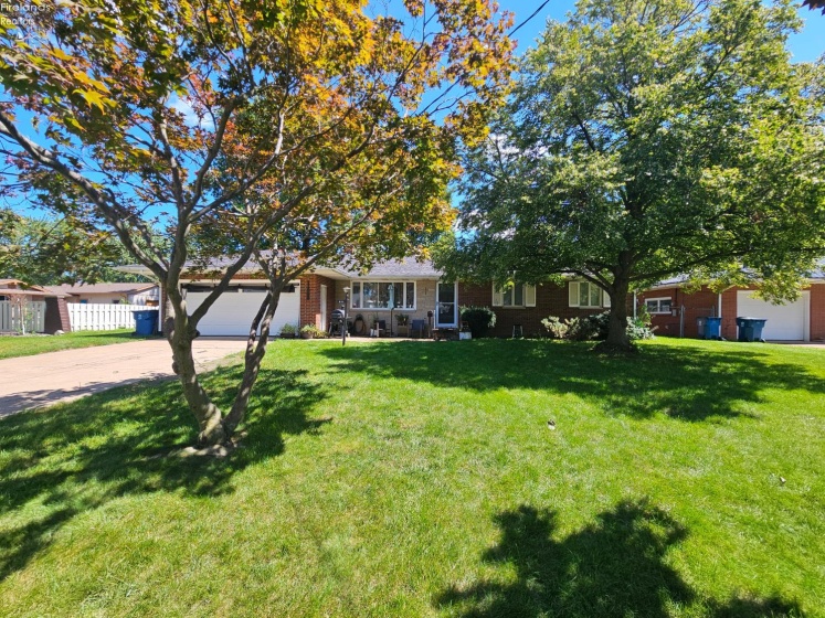 811 Lee Avenue, Port Clinton, 43452, 3 Bedrooms Bedrooms, ,2 BathroomsBathrooms,Residential,For Sale,Lee,20263349
