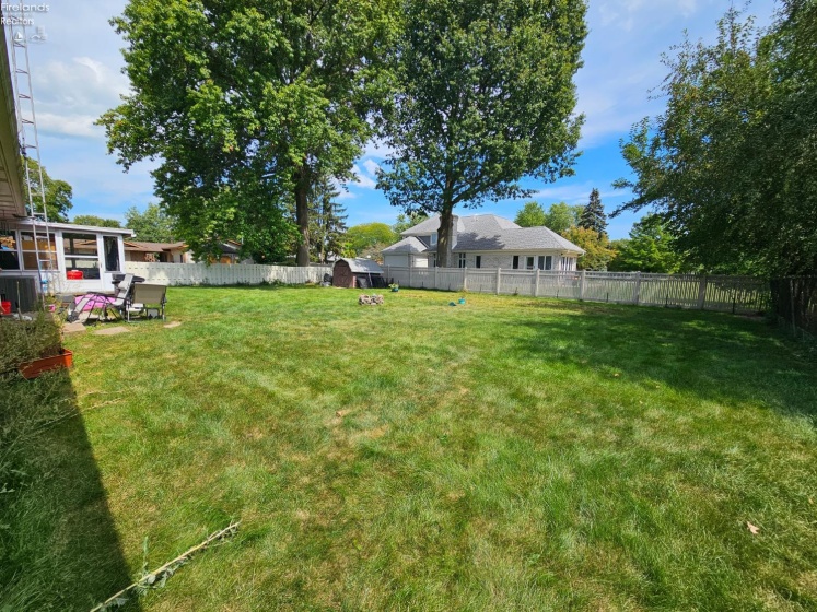811 Lee Avenue, Port Clinton, 43452, 3 Bedrooms Bedrooms, ,2 BathroomsBathrooms,Residential,For Sale,Lee,20263349
