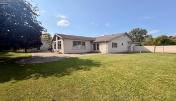 41 Adams Drive, Fremont, 43420, 4 Bedroom Bedrooms, ,4 BathroomBathrooms,Residential,For Sale,Adams,20263374