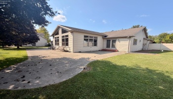 41 Adams Drive, Fremont, 43420, 4 Bedroom Bedrooms, ,4 BathroomBathrooms,Residential,For Sale,Adams,20263374