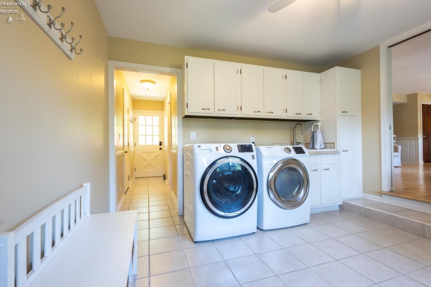 1024 Main Street, Huron, 44839, 5 Bedroom Bedrooms, ,3 BathroomBathrooms,Residential,For Sale,Main,20263244