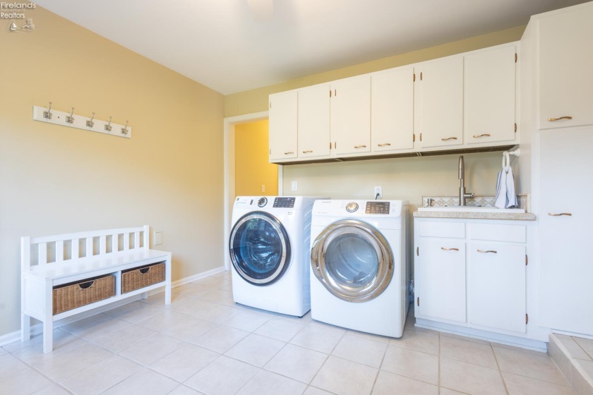 1024 Main Street, Huron, 44839, 5 Bedroom Bedrooms, ,3 BathroomBathrooms,Residential,For Sale,Main,20263244