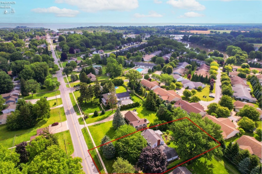 1024 Main Street, Huron, 44839, 5 Bedroom Bedrooms, ,3 BathroomBathrooms,Residential,For Sale,Main,20263244