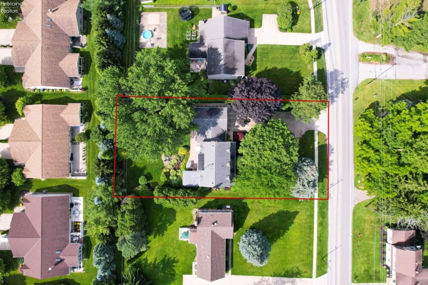 1024 Main Street, Huron, 44839, 5 Bedroom Bedrooms, ,3 BathroomBathrooms,Residential,For Sale,Main,20263244