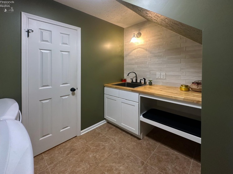 3320 Stoneway Drive, Sandusky, 44870, 4 Bedrooms Bedrooms, ,3 BathroomsBathrooms,Residential,For Sale,Stoneway,20263363