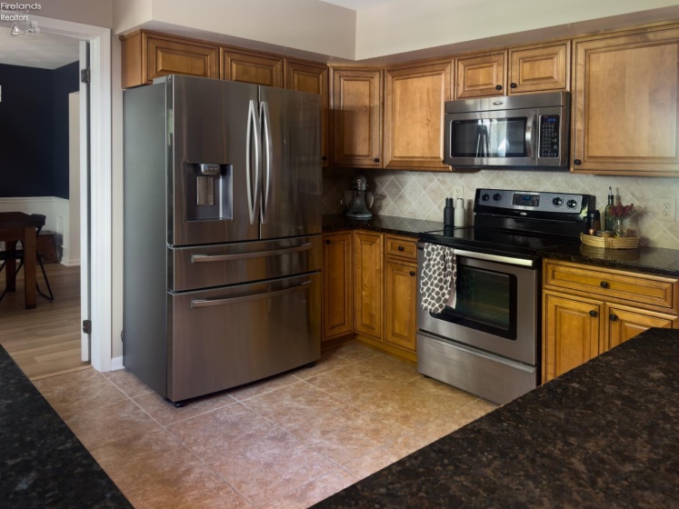 3320 Stoneway Drive, Sandusky, 44870, 4 Bedrooms Bedrooms, ,3 BathroomsBathrooms,Residential,For Sale,Stoneway,20263363