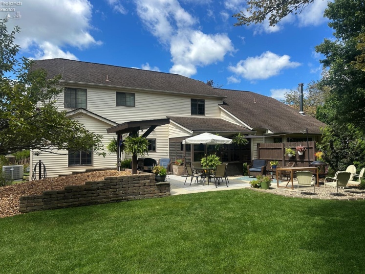 3320 Stoneway Drive, Sandusky, 44870, 4 Bedrooms Bedrooms, ,3 BathroomsBathrooms,Residential,For Sale,Stoneway,20263363