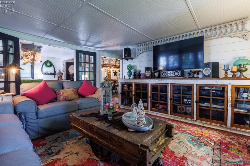 535 Elm Avenue, Lakeside, 43440, 4 Bedroom Bedrooms, ,3 BathroomBathrooms,Residential,For Sale,Elm,20263295