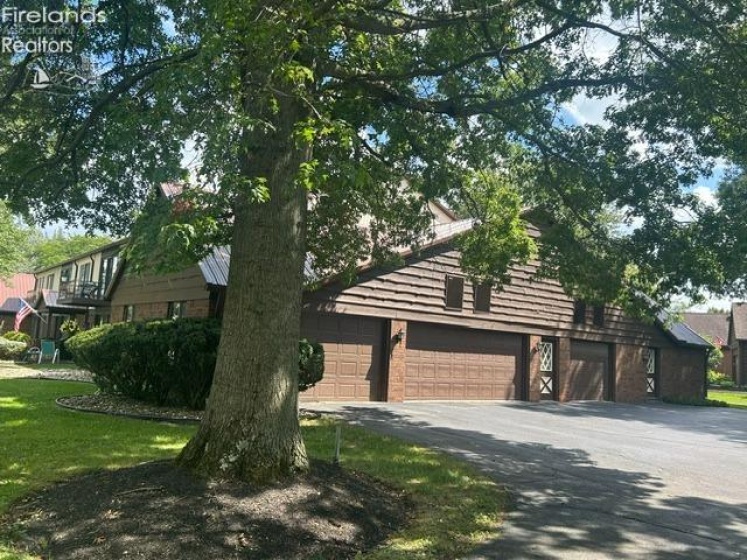 105 River Bend Dr, Norwalk, 44857, 3 Bedroom Bedrooms, ,2 BathroomBathrooms,Residential,For Sale,River Bend Dr,20263424