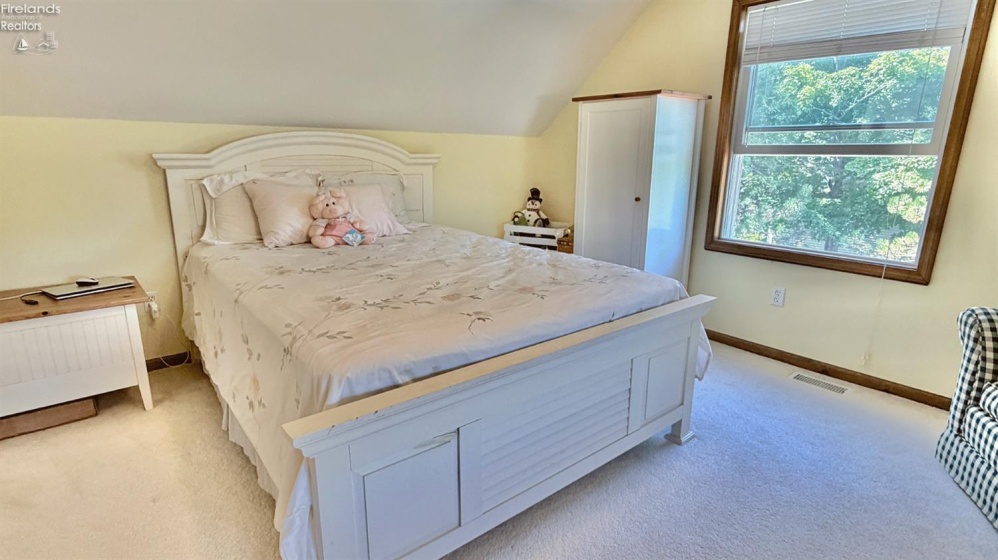 404 Sweet Valley Lane, Kelleys Island, 43438, 4 Bedrooms Bedrooms, ,3 BathroomsBathrooms,Residential,For Sale,Sweet Valley Lane,20263468