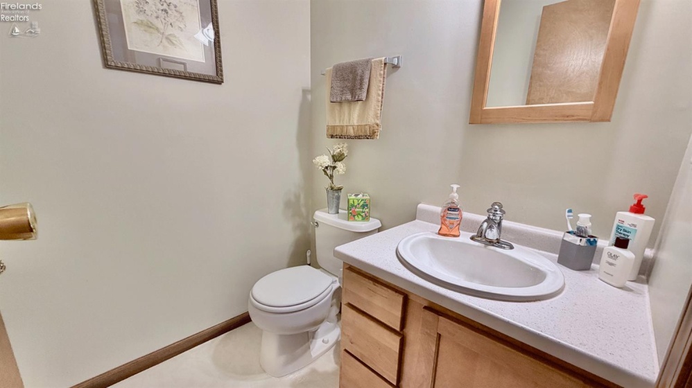 404 Sweet Valley Lane, Kelleys Island, 43438, 4 Bedrooms Bedrooms, ,3 BathroomsBathrooms,Residential,For Sale,Sweet Valley Lane,20263468