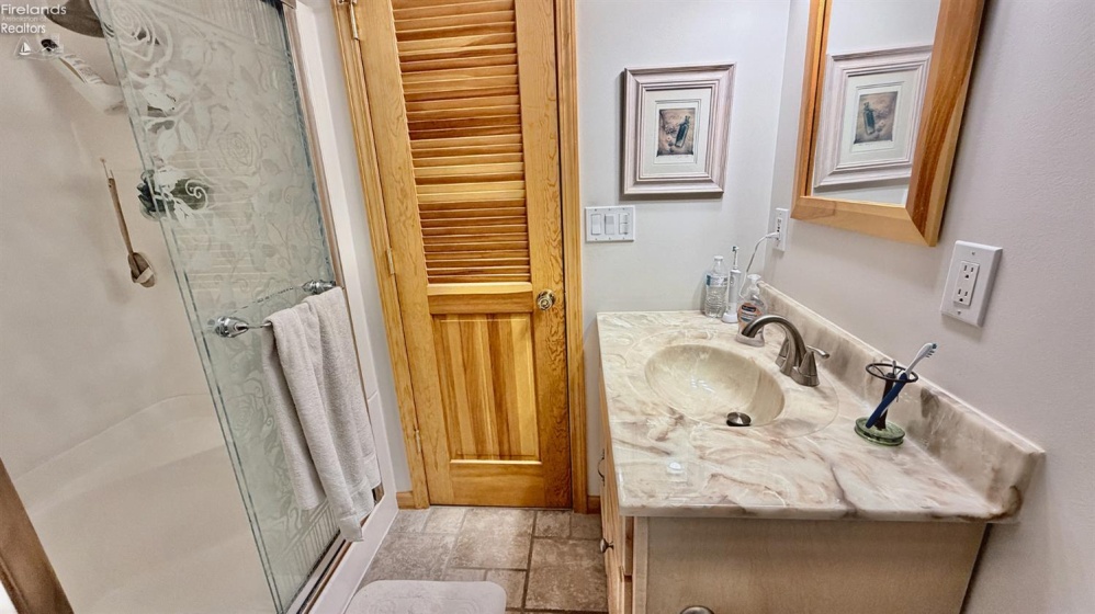 404 Sweet Valley Lane, Kelleys Island, 43438, 4 Bedrooms Bedrooms, ,3 BathroomsBathrooms,Residential,For Sale,Sweet Valley Lane,20263468