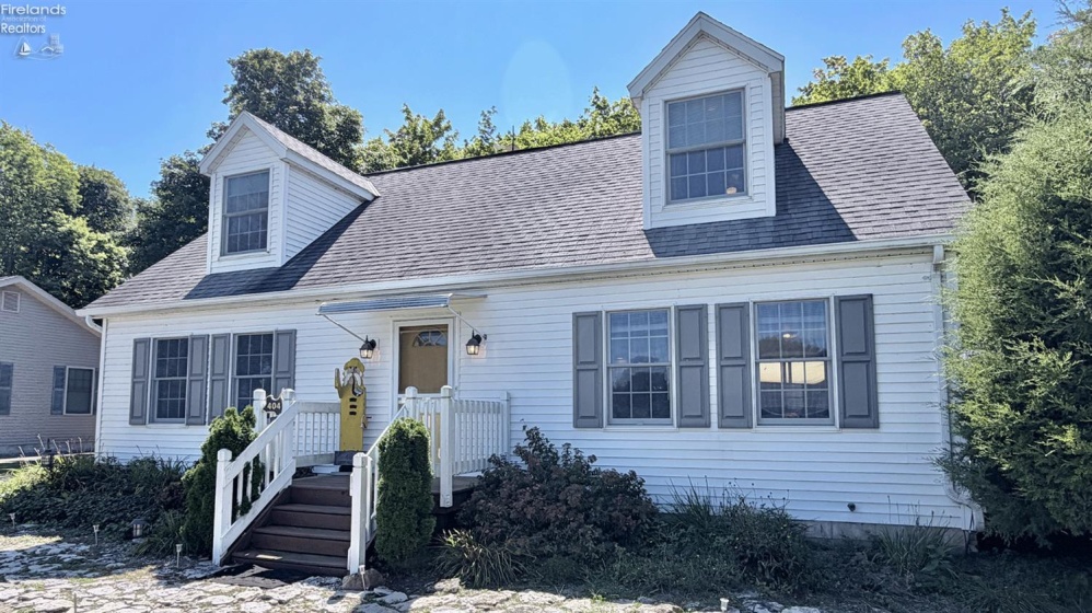 404 Sweet Valley Lane, Kelleys Island, 43438, 4 Bedrooms Bedrooms, ,3 BathroomsBathrooms,Residential,For Sale,Sweet Valley Lane,20263468