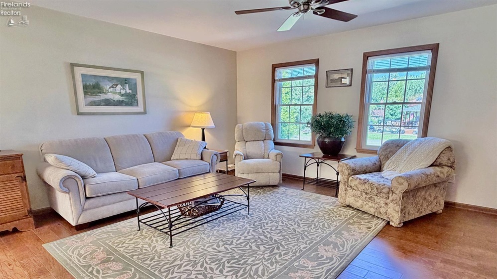 404 Sweet Valley Lane, Kelleys Island, 43438, 4 Bedrooms Bedrooms, ,3 BathroomsBathrooms,Residential,For Sale,Sweet Valley Lane,20263468