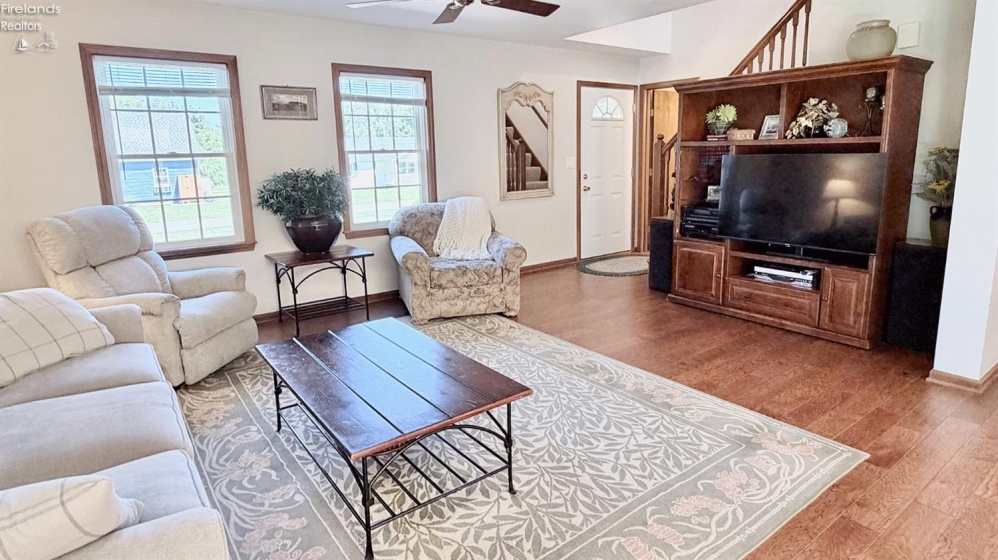 404 Sweet Valley Lane, Kelleys Island, 43438, 4 Bedrooms Bedrooms, ,3 BathroomsBathrooms,Residential,For Sale,Sweet Valley Lane,20263468