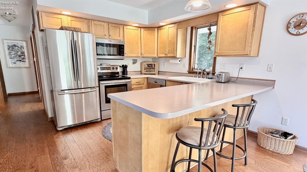 404 Sweet Valley Lane, Kelleys Island, 43438, 4 Bedrooms Bedrooms, ,3 BathroomsBathrooms,Residential,For Sale,Sweet Valley Lane,20263468