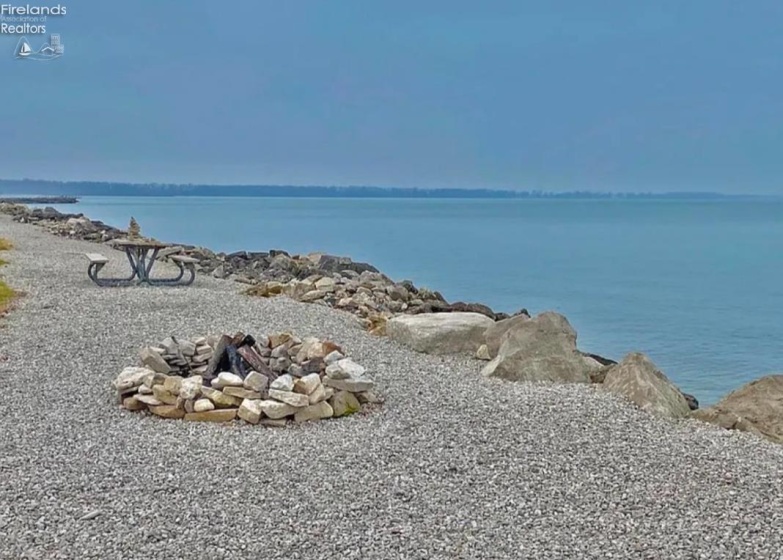 311 Lake Pine Drive, Marblehead, 43440, 1 Bedroom Bedrooms, ,1 BathroomBathrooms,Residential,For Sale,Lake Pine,20263478