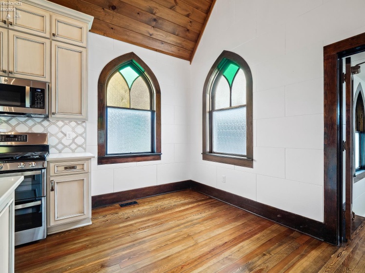 801 3rd Street, Port Clinton, 43452, 3 Bedrooms Bedrooms, ,2 BathroomsBathrooms,Residential,For Sale,3rd,20263486