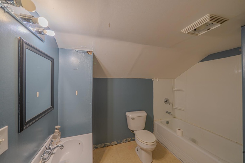 1514 Cole Road, Fremont, 43420, 4 Bedrooms Bedrooms, ,2 BathroomsBathrooms,Residential,For Sale,Cole,20263475