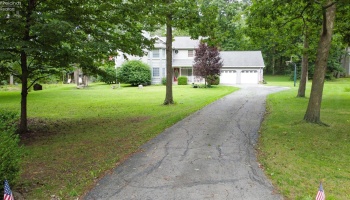 15680 Thornwood Drive, Findlay, 45840, 4 Bedroom Bedrooms, ,3 BathroomBathrooms,Residential,For Sale,Thornwood,20263376