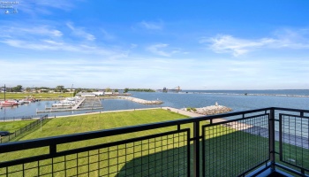 401 Shoreline Drive, Sandusky, 44870, 3 Bedroom Bedrooms, ,2 BathroomBathrooms,Residential,For Sale,Shoreline,20263348