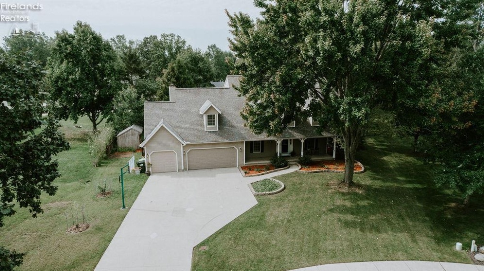 32263 Plumbrook Court, Avon Lake, 44012, 4 Bedroom Bedrooms, ,3 BathroomBathrooms,Residential,For Sale,Plumbrook,20263472